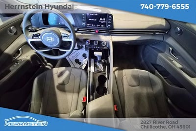 2024 Hyundai ELANTRA SE