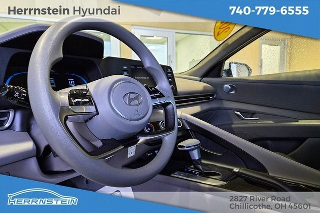 2024 Hyundai ELANTRA SE