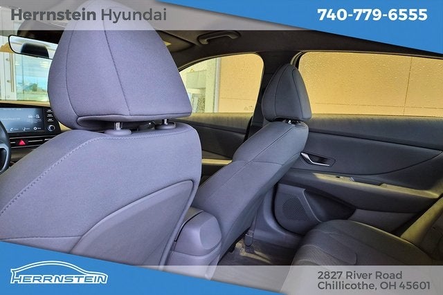 2024 Hyundai ELANTRA SE
