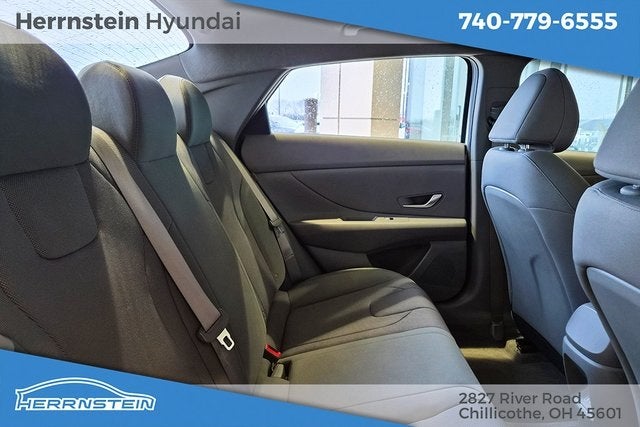 2024 Hyundai ELANTRA SE