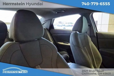 2024 Hyundai ELANTRA SE
