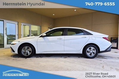 2024 Hyundai ELANTRA SE
