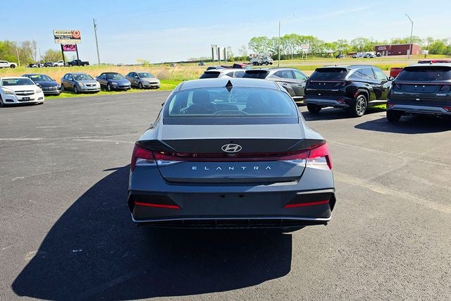 2026 Hyundai ELANTRA SE