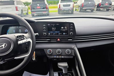 2026 Hyundai ELANTRA SE