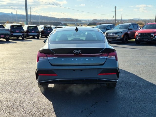 2026 Hyundai ELANTRA SE