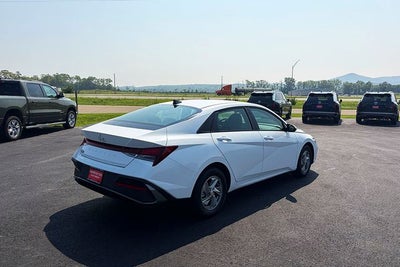 2026 Hyundai ELANTRA SE