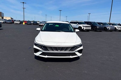 2026 Hyundai ELANTRA SE