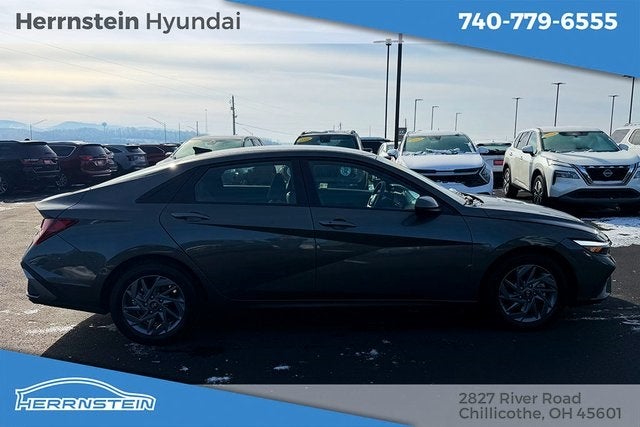 2024 Hyundai ELANTRA SEL