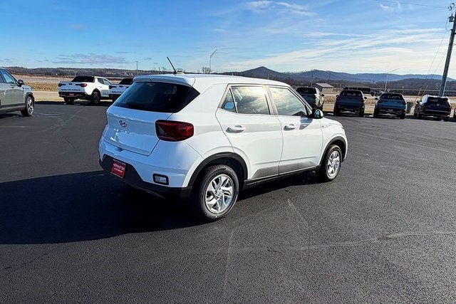 2026 Hyundai VENUE SE