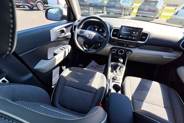 2026 Hyundai VENUE SEL W/Two-Tone Roof