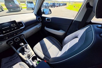 2026 Hyundai VENUE SEL W/Two-Tone Roof