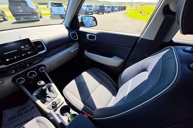 2026 Hyundai VENUE SEL W/Two-Tone Roof