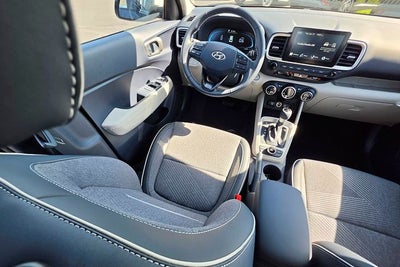 2026 Hyundai VENUE SEL W/Two-Tone Roof