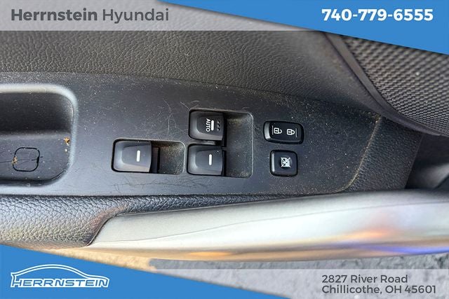 2012 Hyundai VELOSTER Base W/Black
