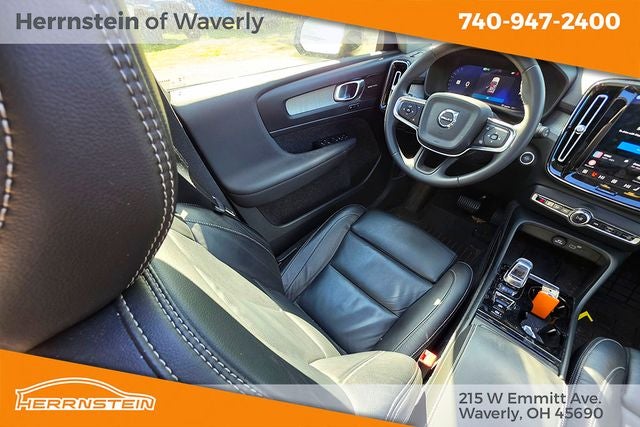 2024 Volvo XC40 B5 Plus Dark Theme
