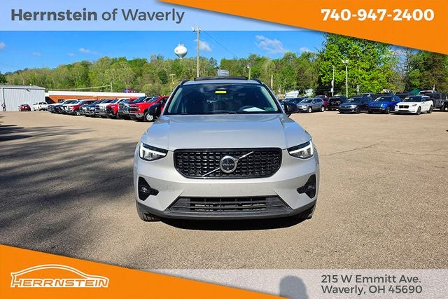 2024 Volvo XC40 B5 Plus Dark Theme