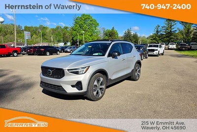 2024 Volvo XC40 B5 Plus Dark Theme