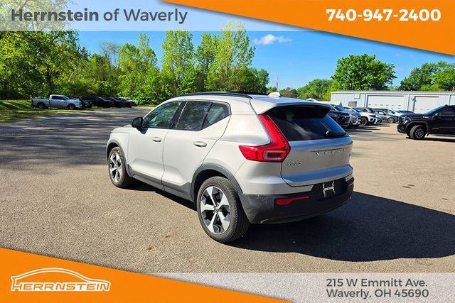 2024 Volvo XC40 B5 Plus Dark Theme