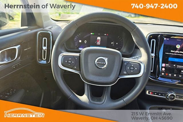 2024 Volvo XC40 B5 Plus Dark Theme