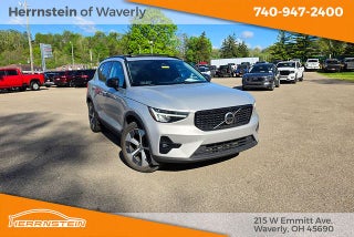 2024 Volvo XC40 B5 Plus Dark Theme