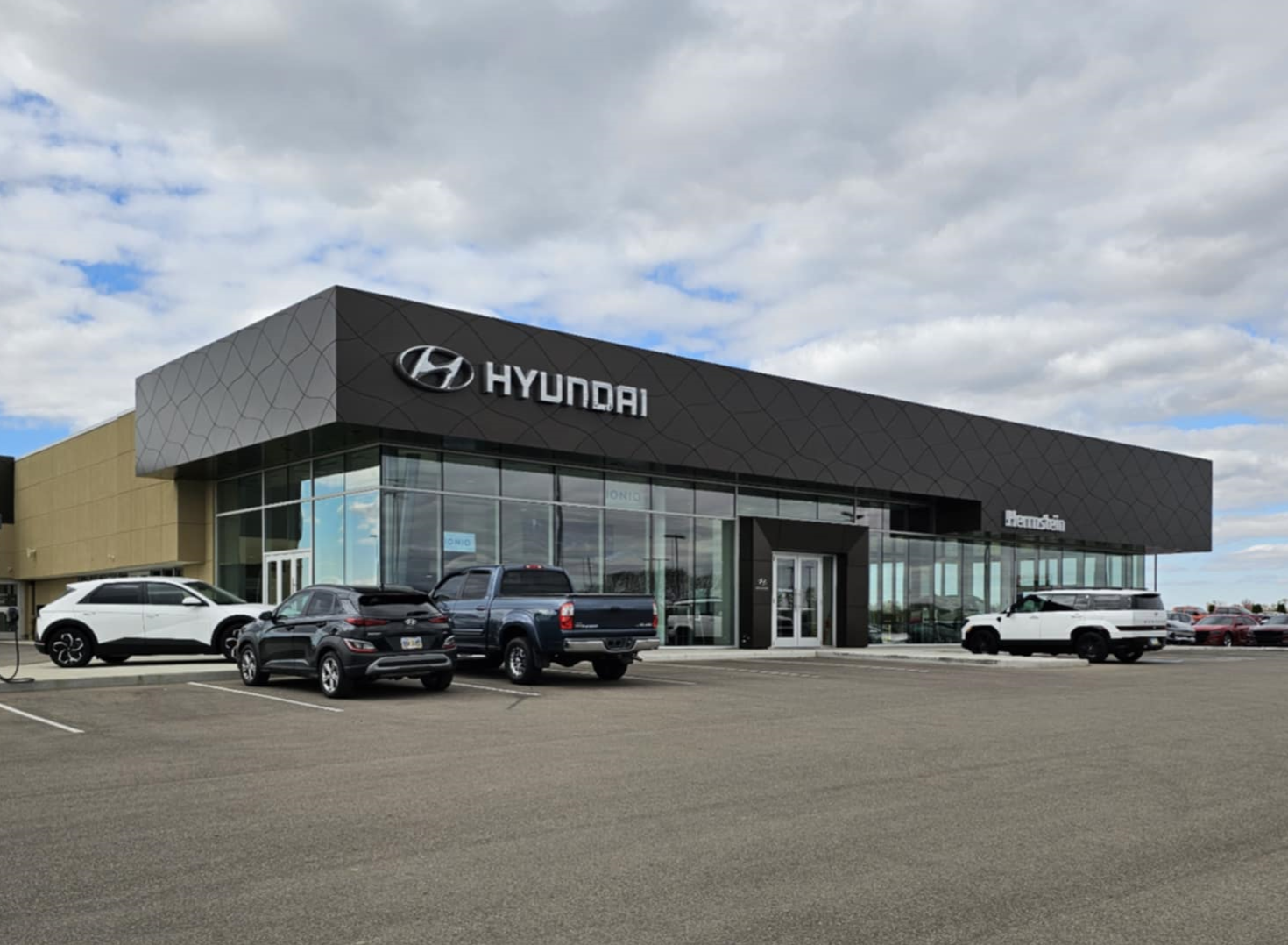  Hyundai store 